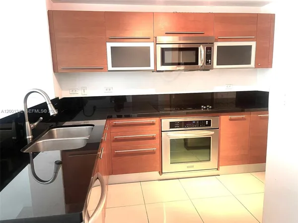 $2,850 | 253 Northeast 2nd Street, Unit 1004, Miami, FL 33132