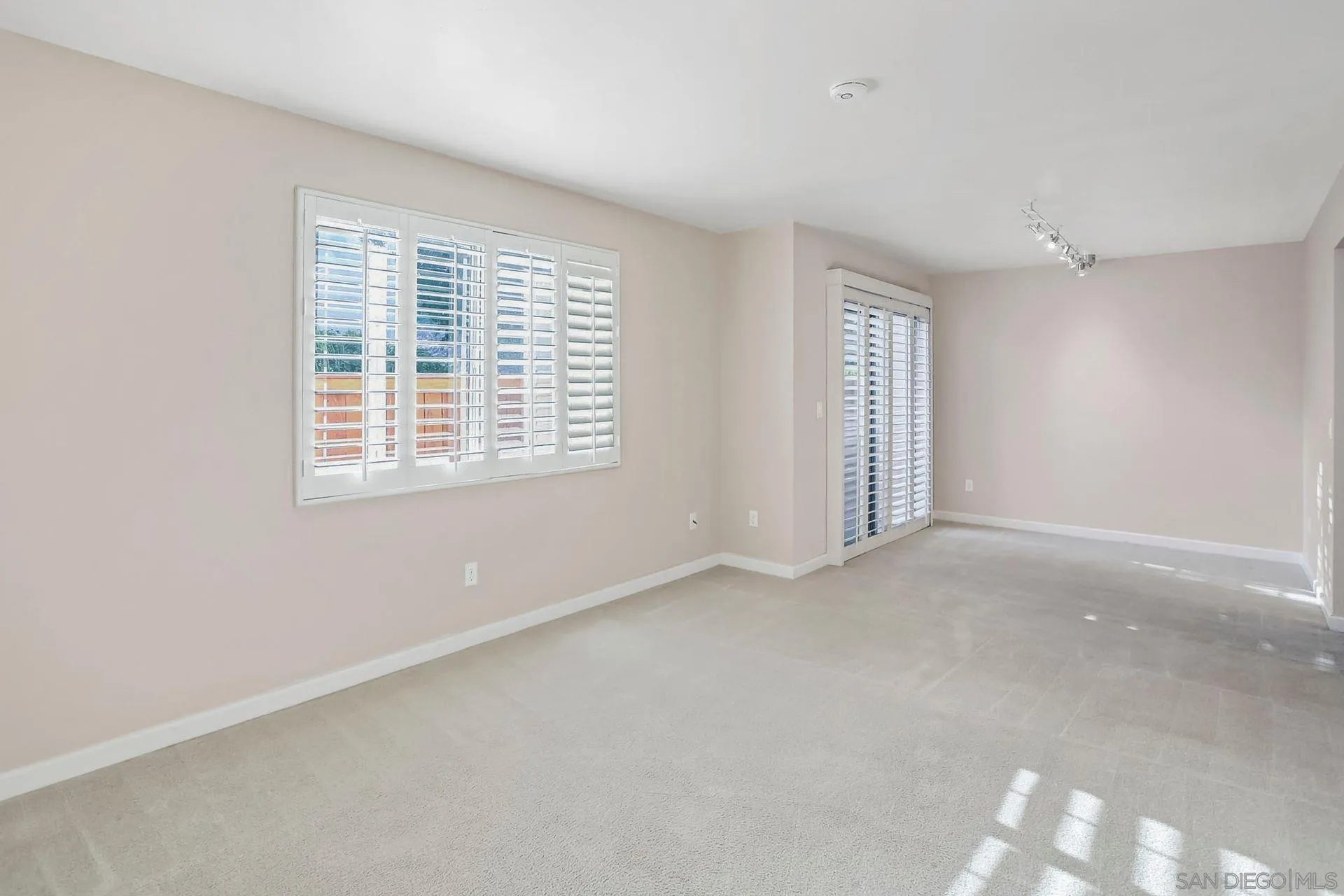 2258 Ledgeview Lane Spring Valley, CA 91977 - Photo 16 of 33 Gallery Image 16