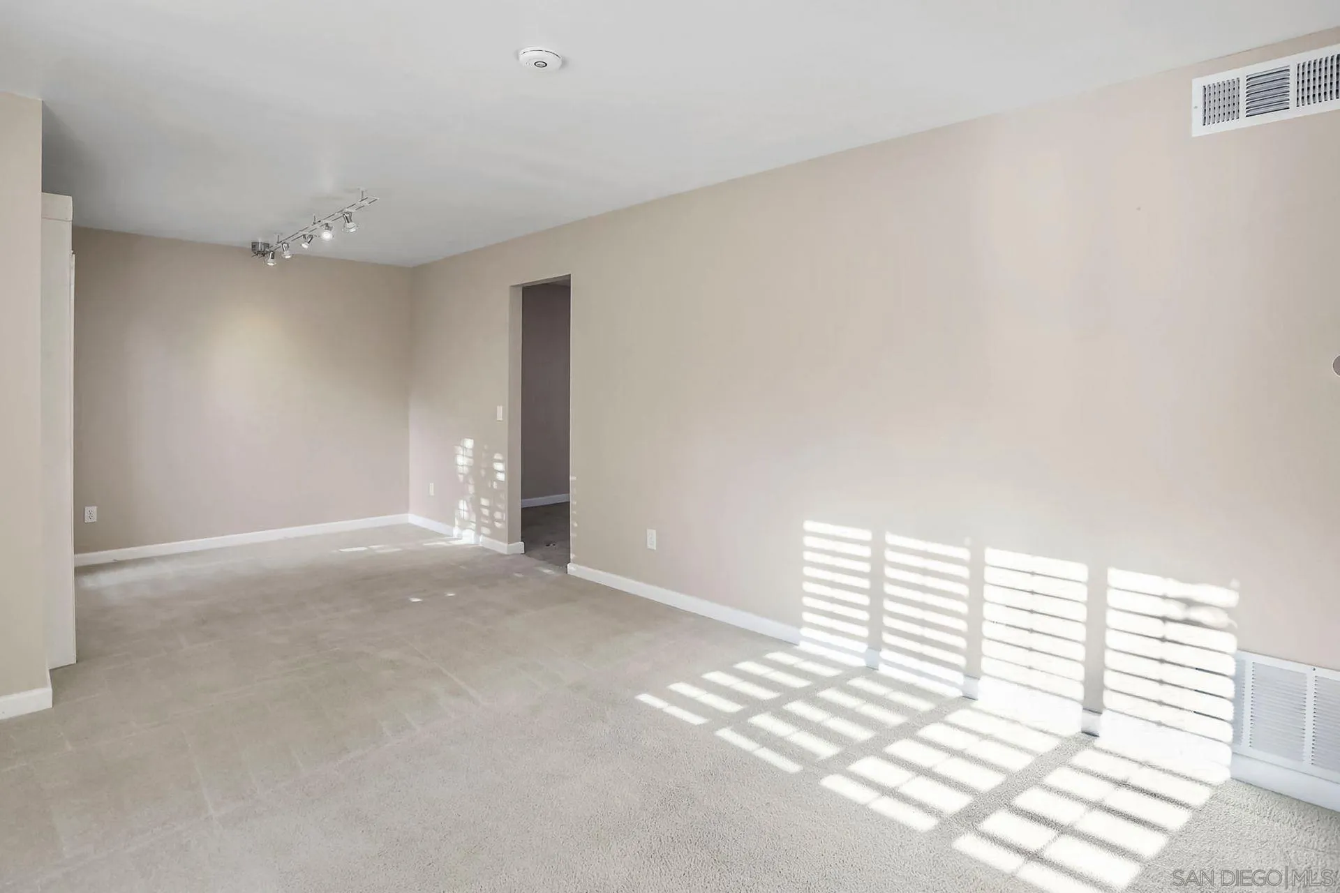 2258 Ledgeview Lane Spring Valley, CA 91977 - Photo 22 of 33 Gallery Image 22
