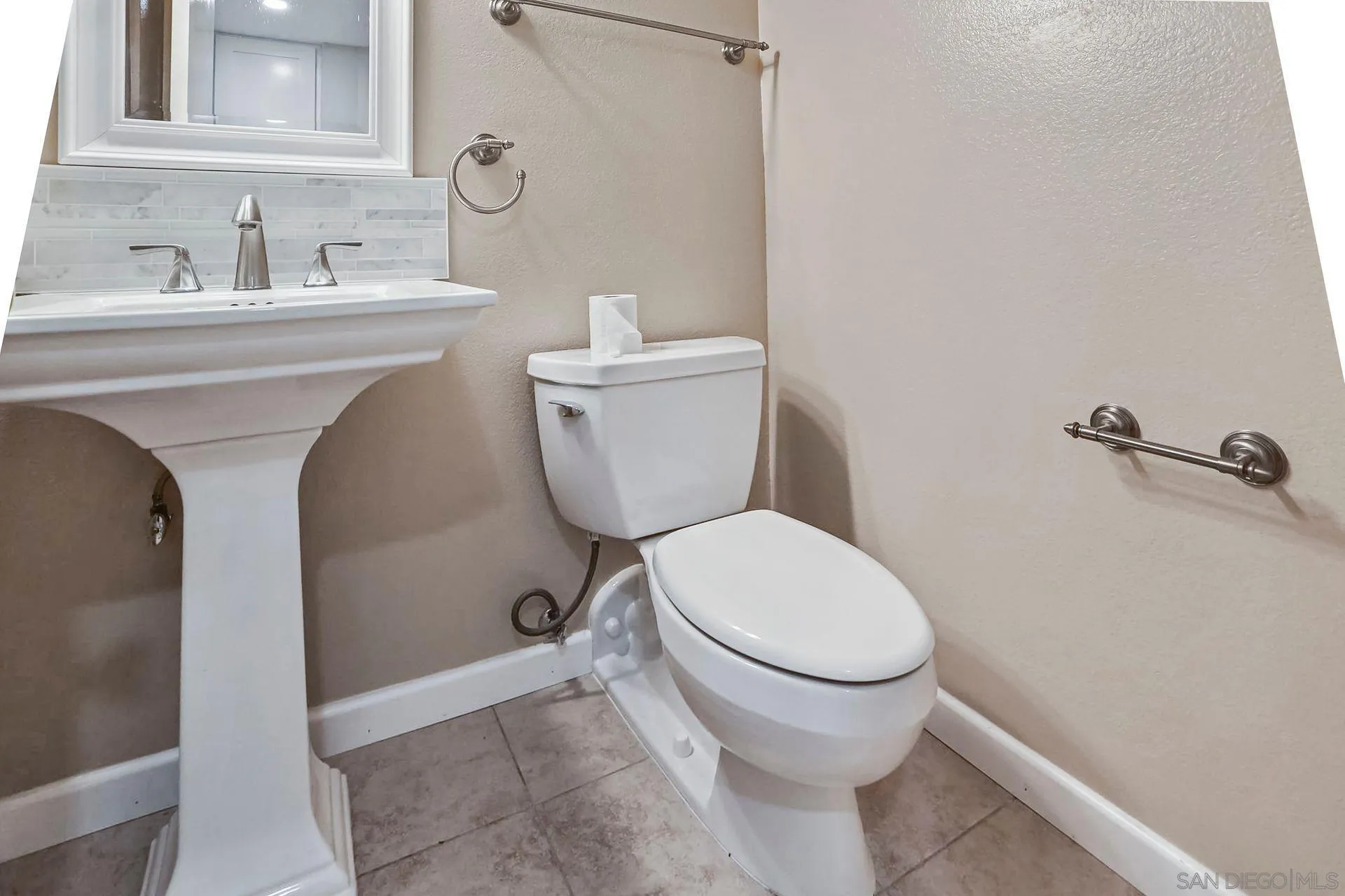2258 Ledgeview Lane Spring Valley, CA 91977 - Photo 23 of 33 Gallery Image 23