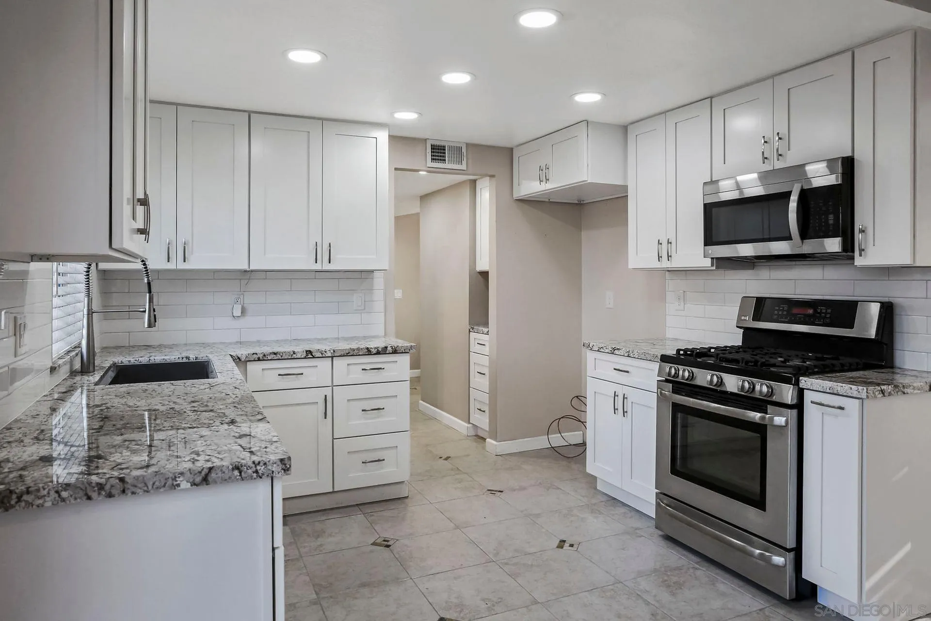 2258 Ledgeview Lane Spring Valley, CA 91977 - Photo 8 of 33 Gallery Image 8