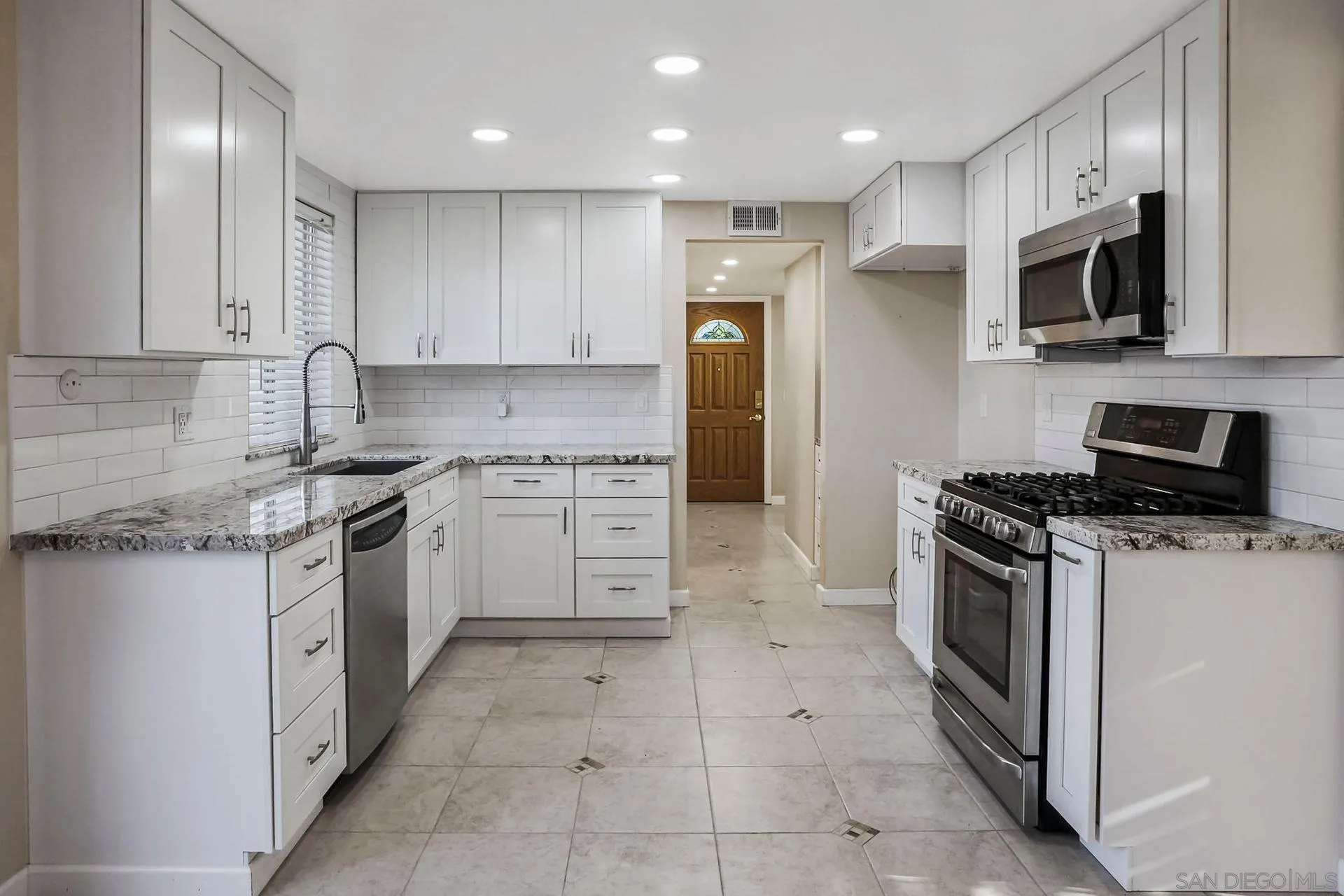 2258 Ledgeview Lane Spring Valley, CA 91977 - Photo 10 of 33 Gallery Image 10