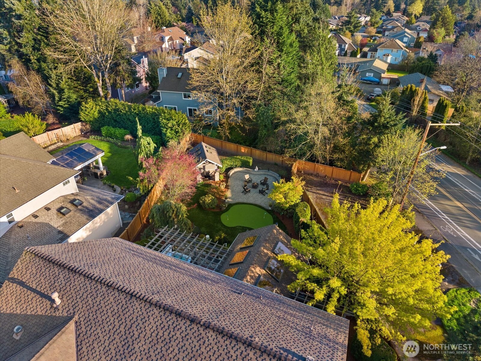 8907 Northeast 152nd Place Bothell, WA 98011 - Photo 37 of 40