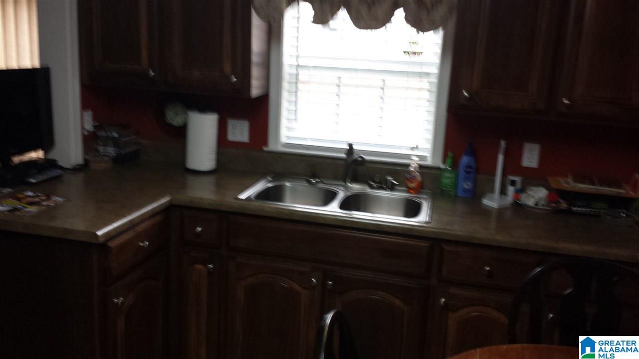 961 Oak Crest Road Birmingham, AL 35224 - Photo 4 of 12