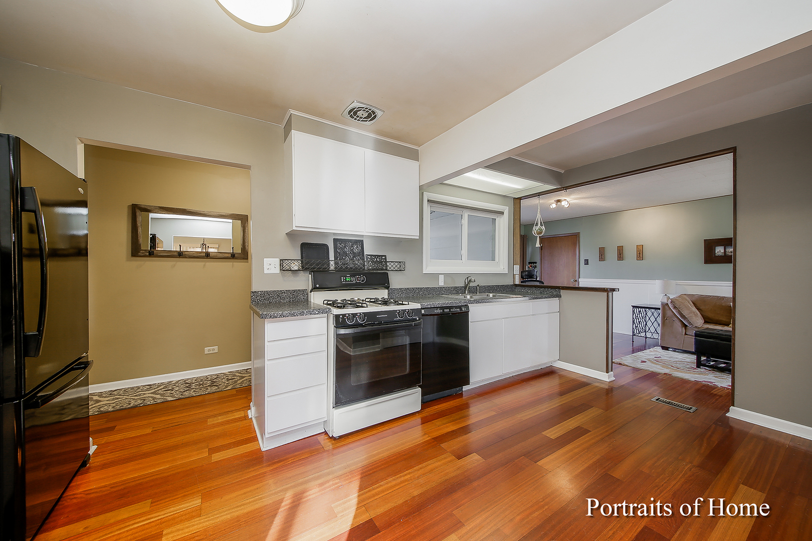 21W251 Coronet Road Lombard, IL 60148 - Photo 5 of 16