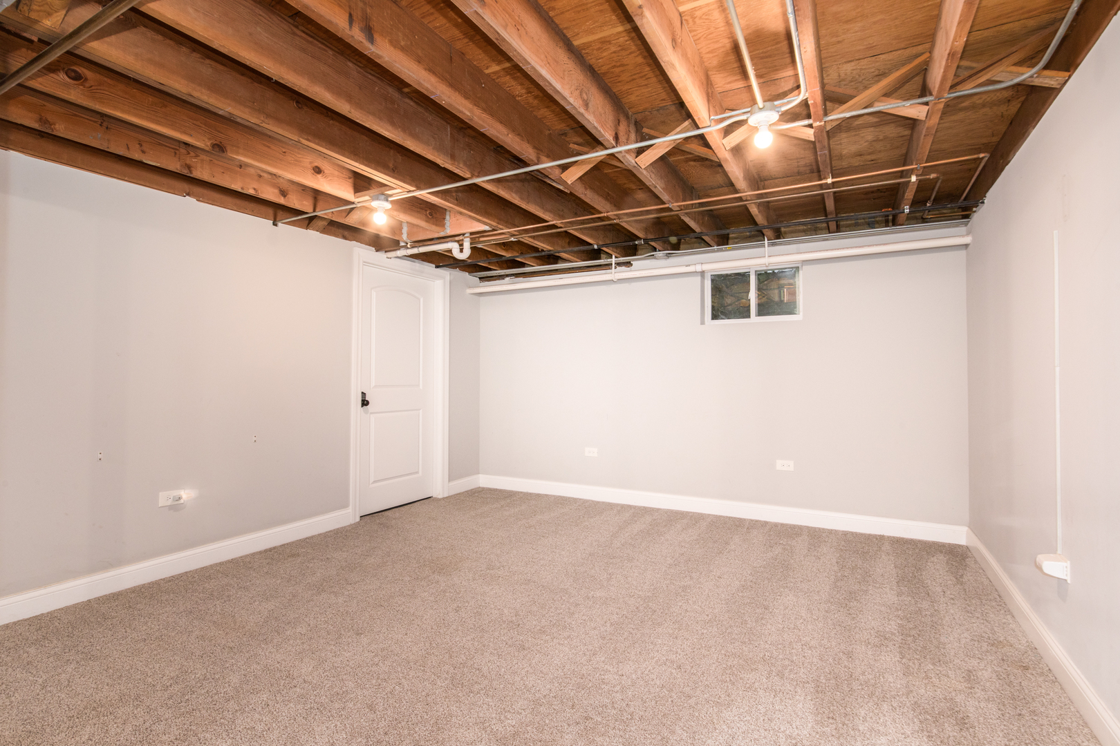 101 North Pine Street Mount Prospect, IL 60056 - Photo 19 of 32 a view of an empty room