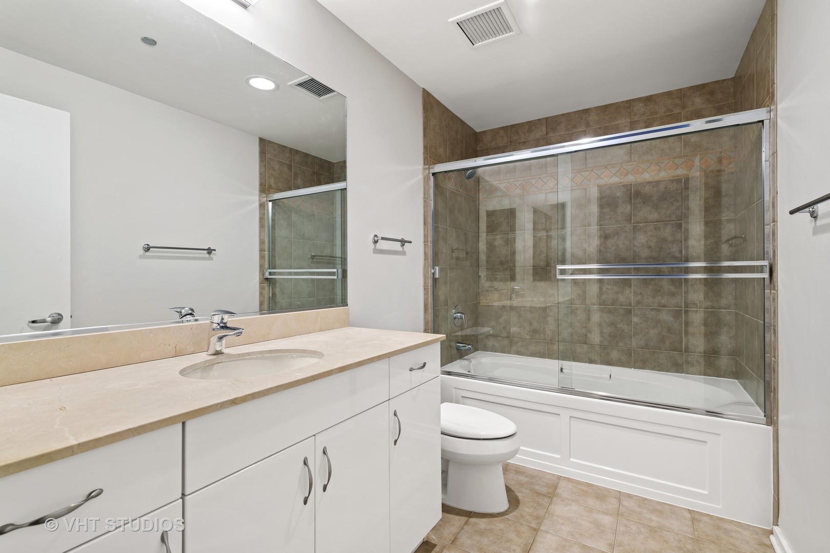 65 East Monroe Street, Unit 4310 Chicago, IL 60603 - Photo 9 of 17
