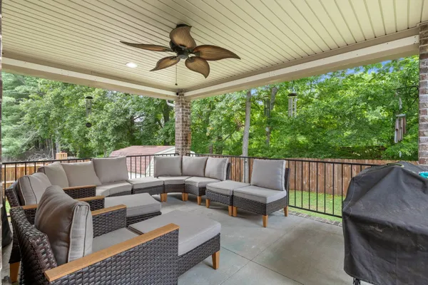 $530,000 | 1040 Northridge Drive, Greenbrier, TN 37073