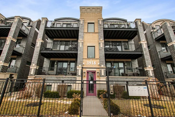 $599,900 | 3918 South King Drive, Unit 1S, Chicago, IL 60653