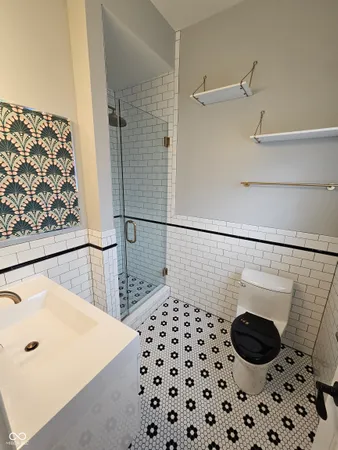 $2,250 | 916 North Alabama Street, Indianapolis, IN 46204