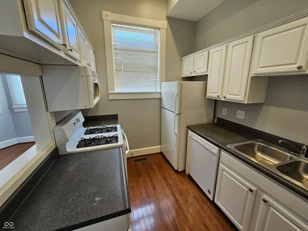 $2,250 | 916 North Alabama Street, Indianapolis, IN 46204