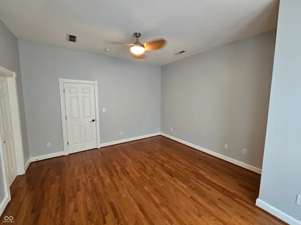 $2,250 | 916 North Alabama Street, Indianapolis, IN 46204