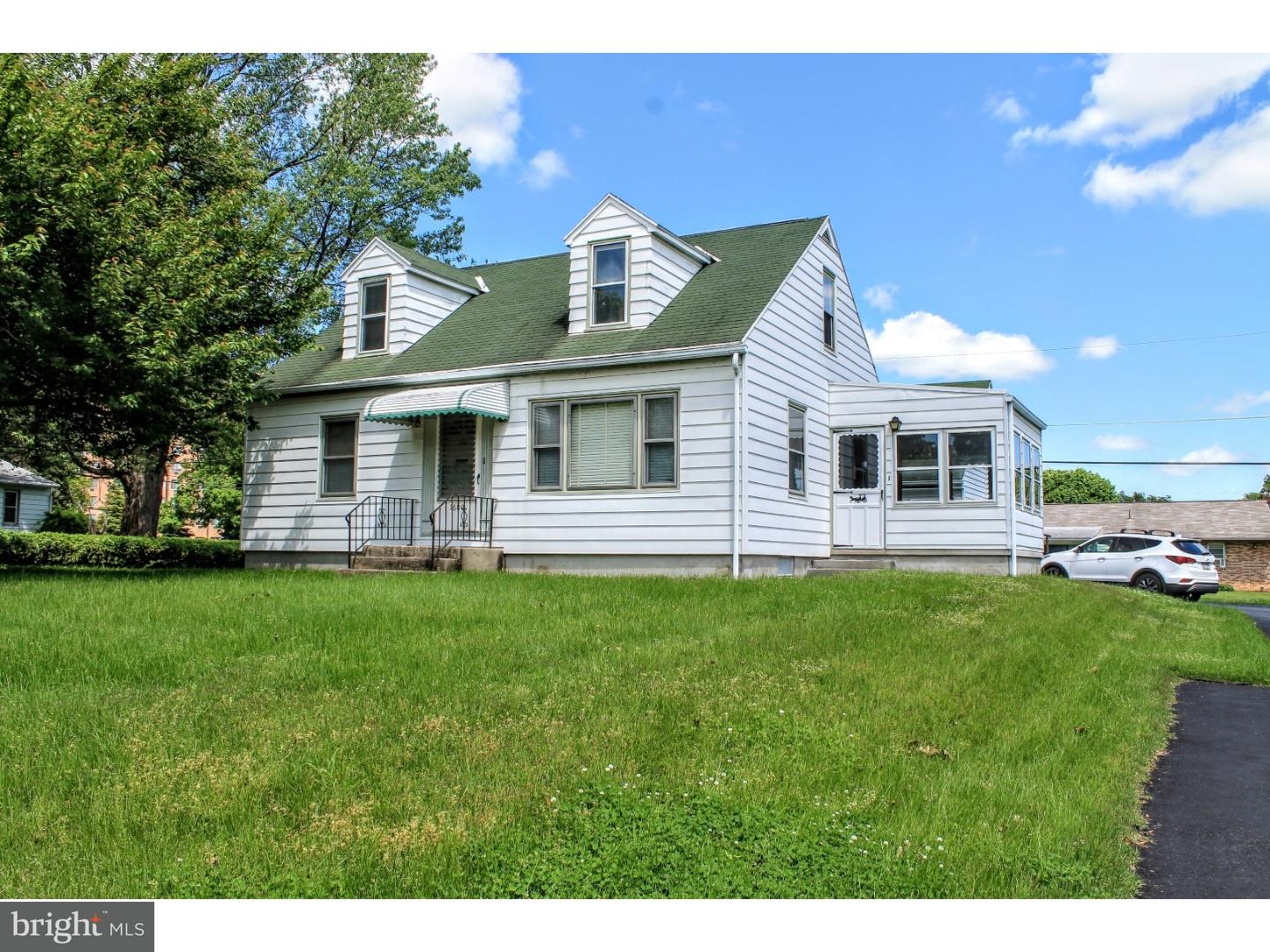 1600 Tioga Avenue Reading, PA 19607 - Photo 3 of 17