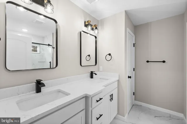 a view of empty room with windows