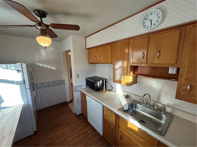 $1,500 | 2266 Parklyn Street, Pittsburgh, PA 15234