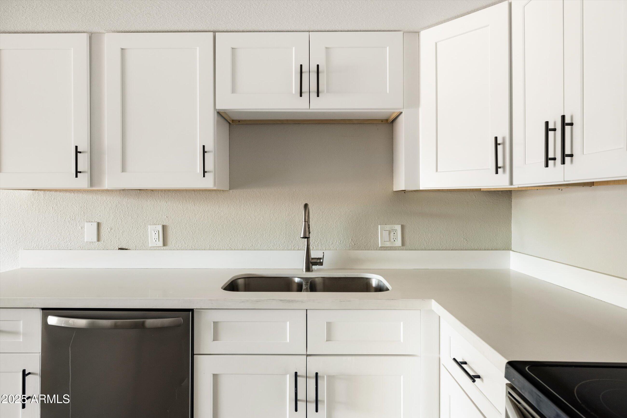 7920 East Camelback Road, Unit 110 Scottsdale, AZ 85251 - Photo 4 of 29 16-Unit 110 7920 E Camelback Rd_ 18_16