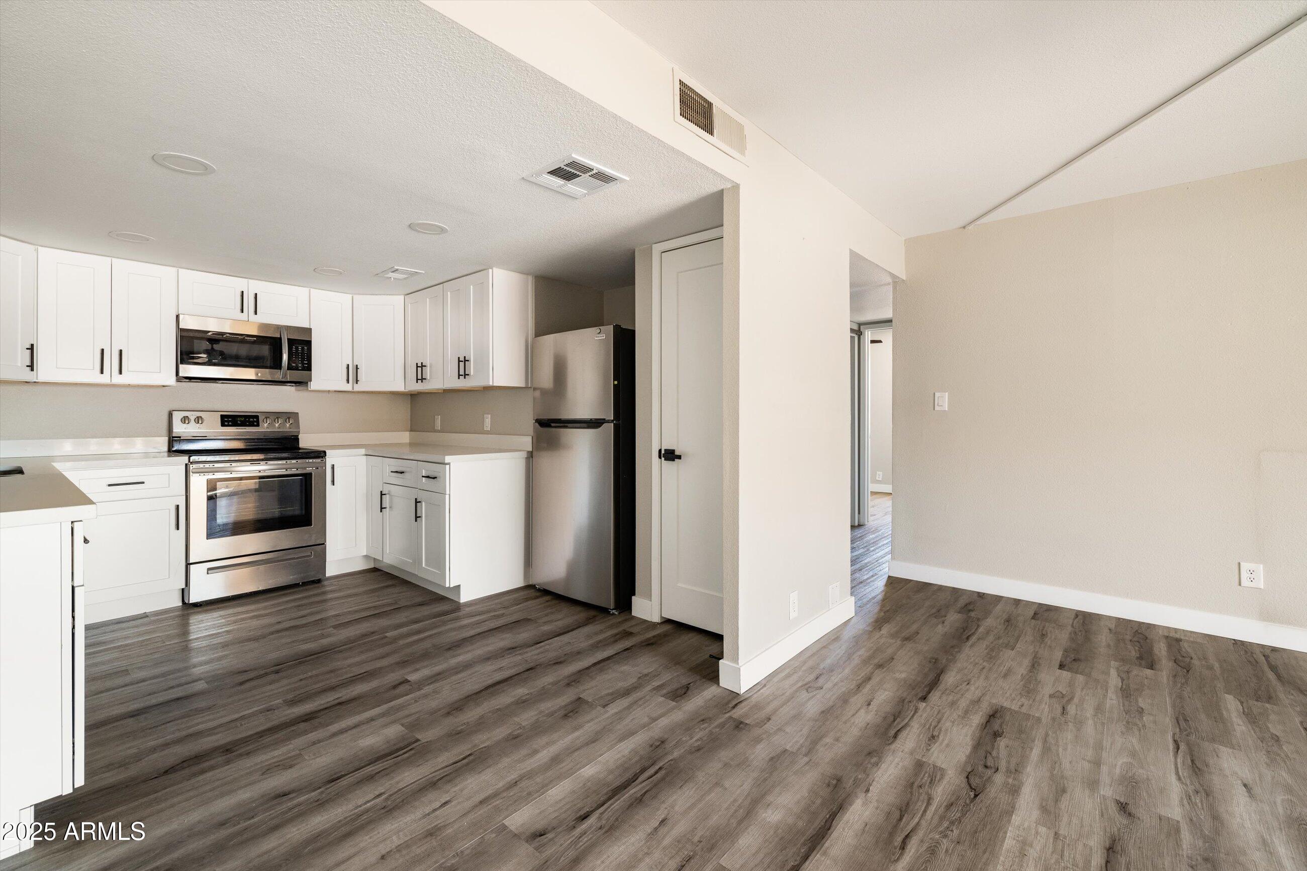 7920 East Camelback Road, Unit 110 Scottsdale, AZ 85251 - Photo 6 of 29 17-Unit 110 7920 E Camelback Rd_ 18_17