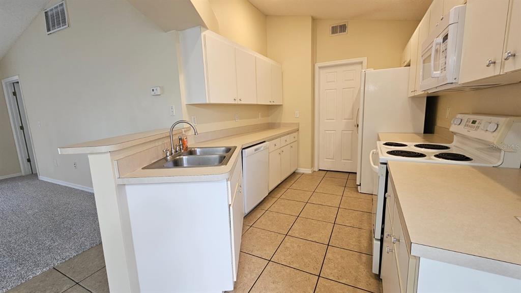 10368 Lansfield Street Spring Hill, FL 34608 - Photo 12 of 37