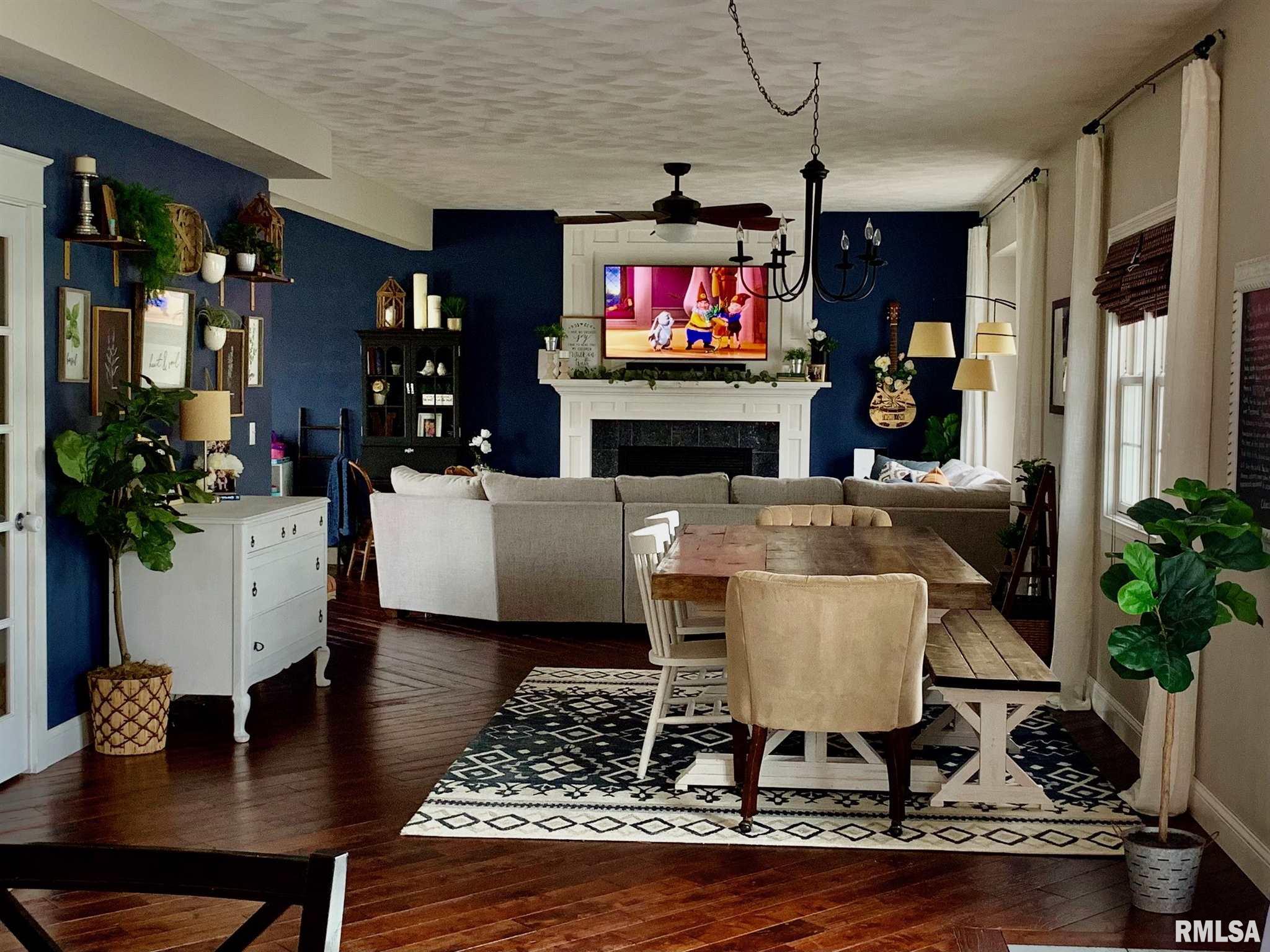 1610 Sycamore Washington, IL 61571 - Photo 13 of 46 Gallery Image 13