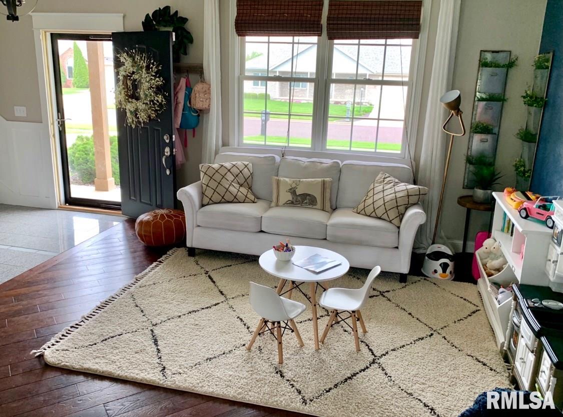 1610 Sycamore Washington, IL 61571 - Photo 18 of 46 Gallery Image 18