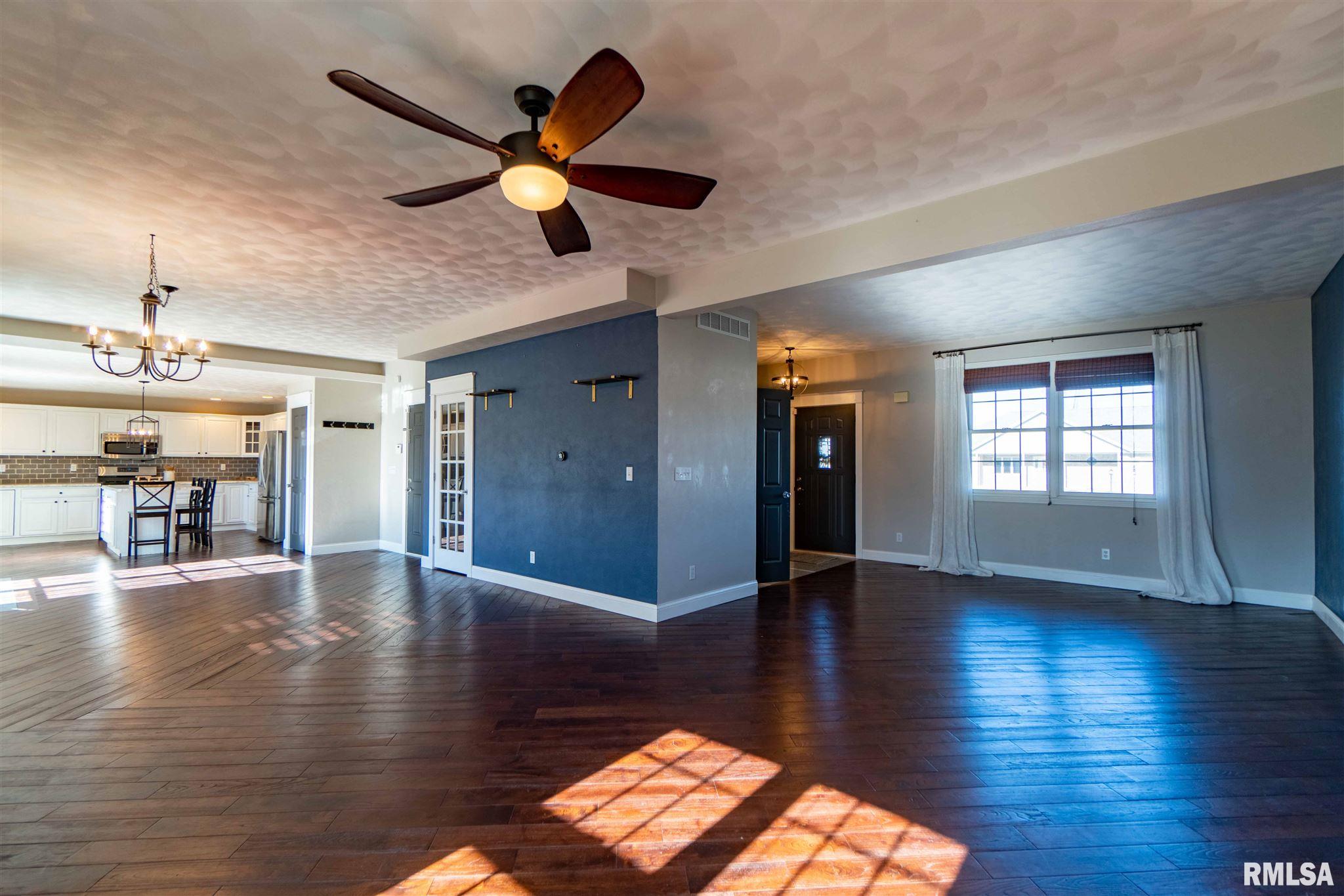1610 Sycamore Washington, IL 61571 - Photo 20 of 46 Gallery Image 20
