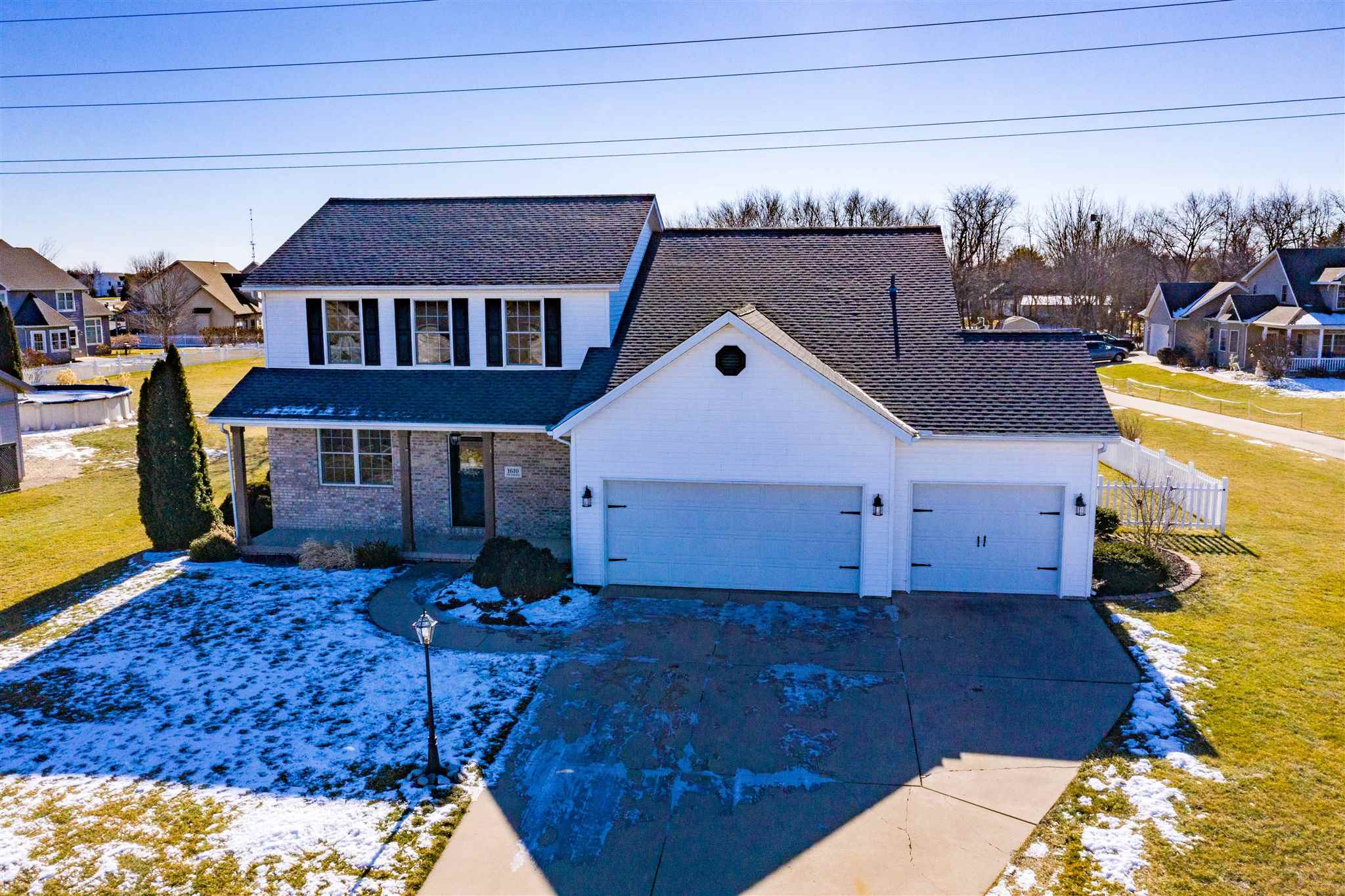 1610 Sycamore Washington, IL 61571 - Photo 3 of 46 Gallery Image 3
