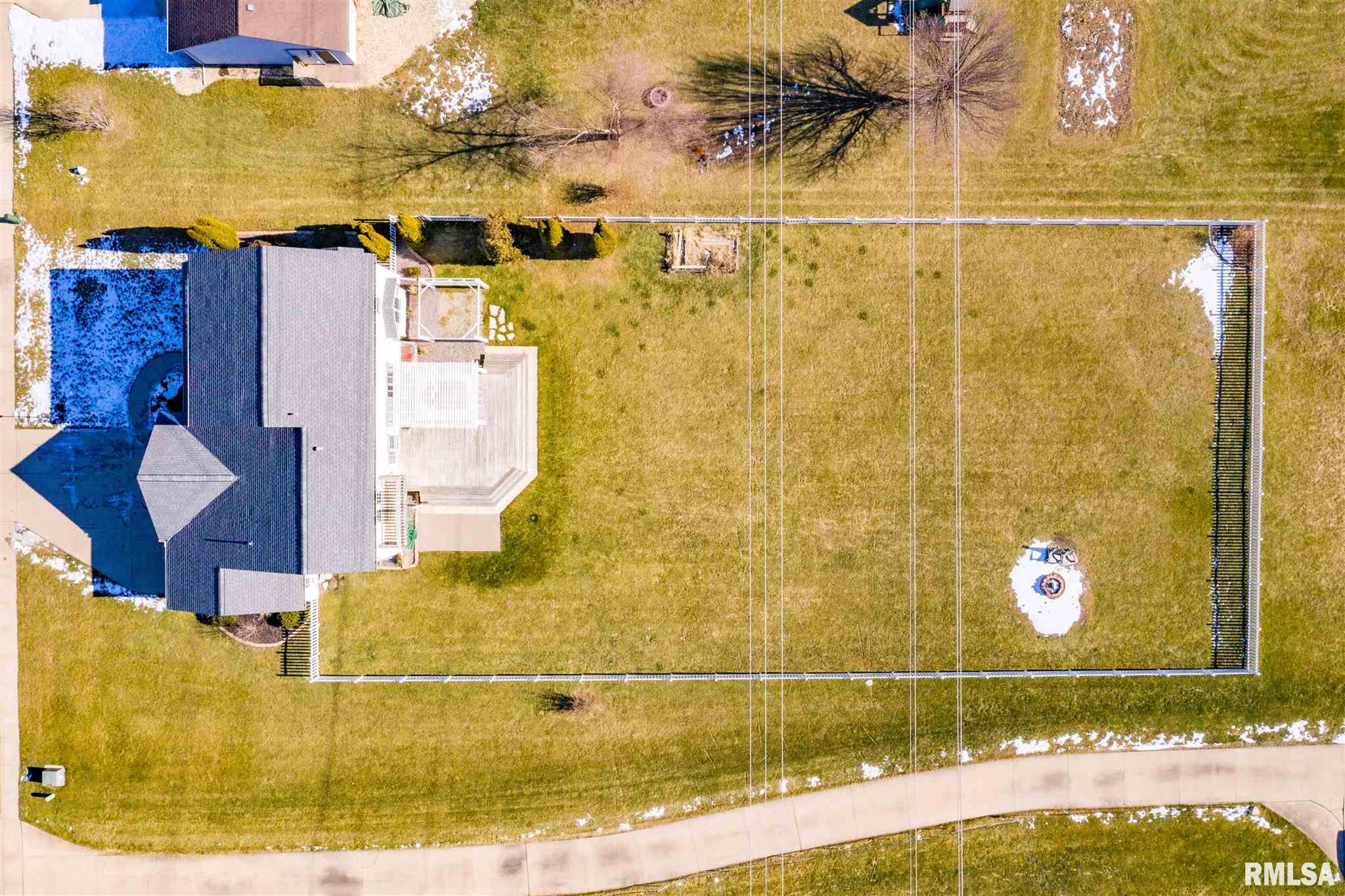 1610 Sycamore Washington, IL 61571 - Photo 4 of 46 Gallery Image 4