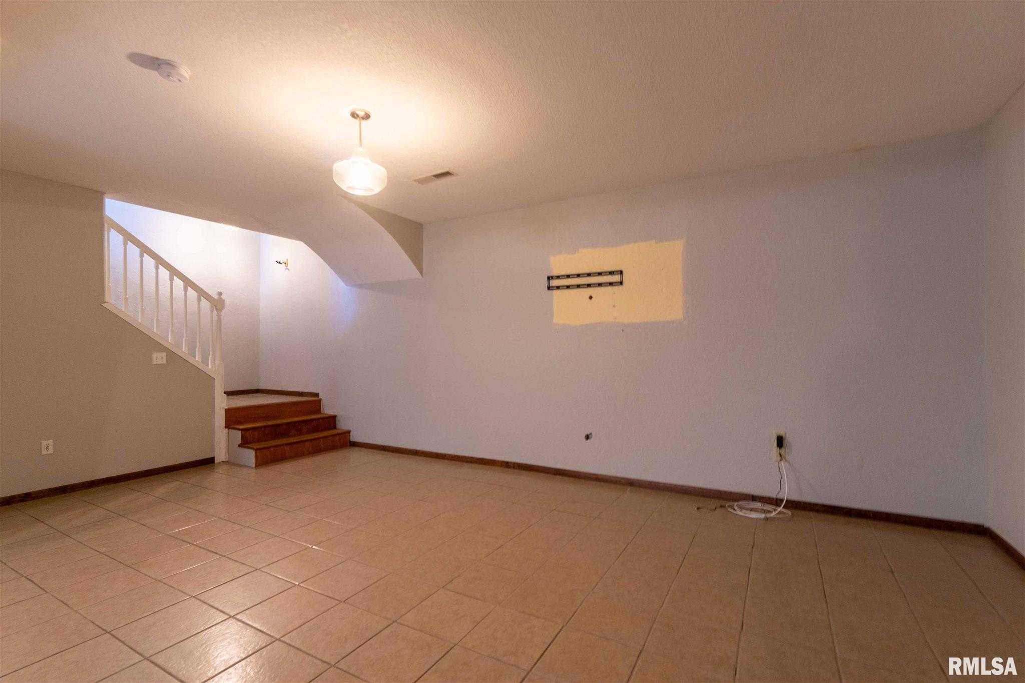 1610 Sycamore Washington, IL 61571 - Photo 41 of 46 Gallery Image 41