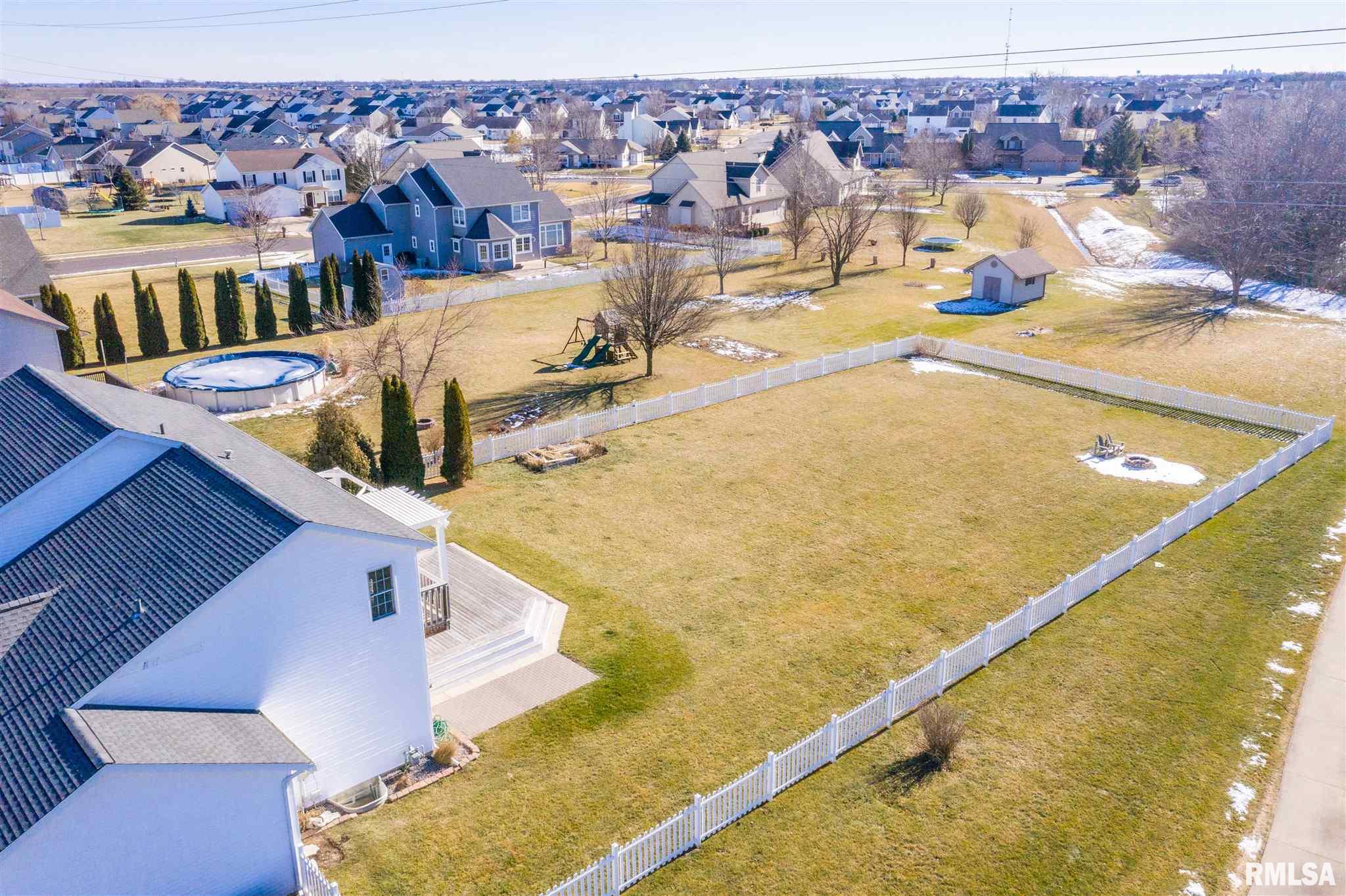1610 Sycamore Washington, IL 61571 - Photo 5 of 46 Gallery Image 5