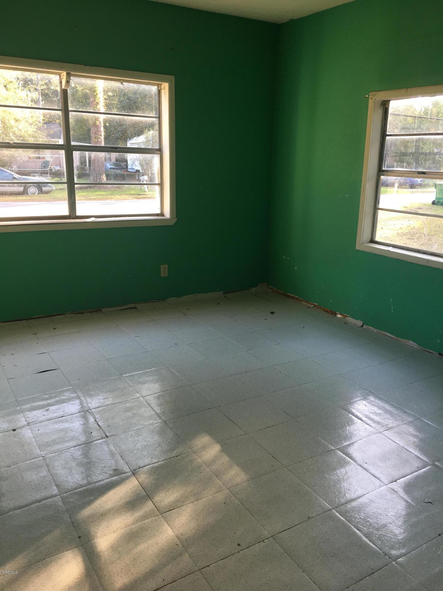 3717 Fieldworth Road Moss Point, MS 39562 - Photo 21 of 23 AEAA9467-B385-426B-A6D4-CD57DD4DFF7A
