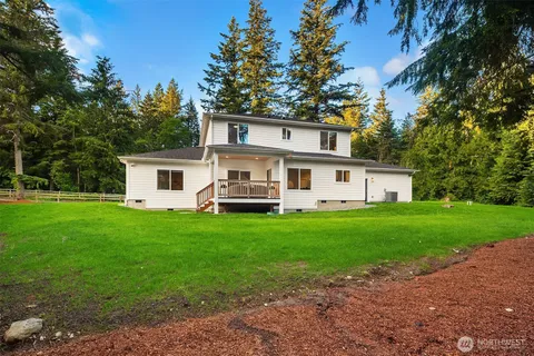 $1,899,000 | 10424 348th Avenue Southeast, Snoqualmie, WA 98065