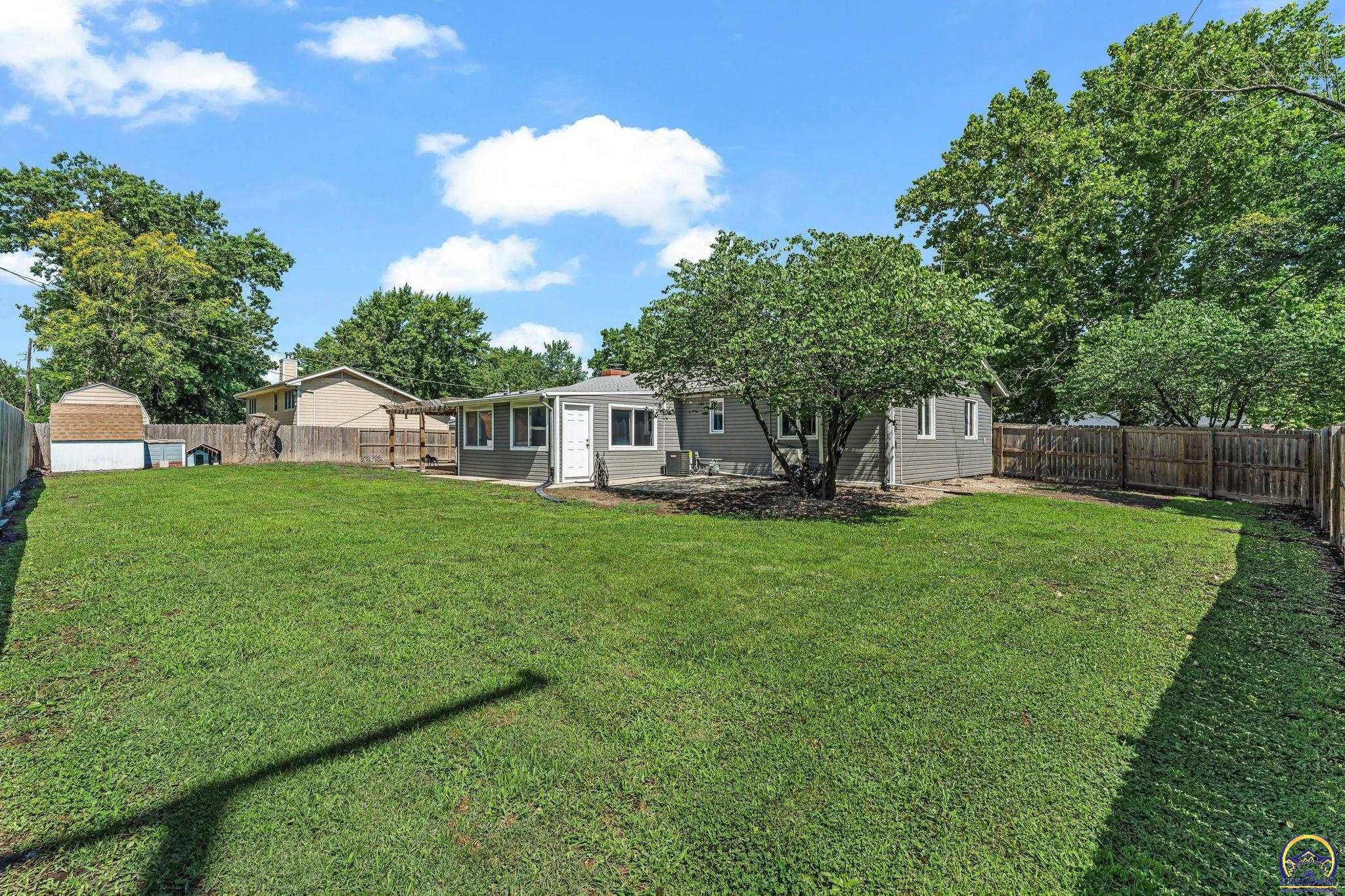 5501 Southwest 19th Street Topeka, KS 66604 - Photo 11 of 39