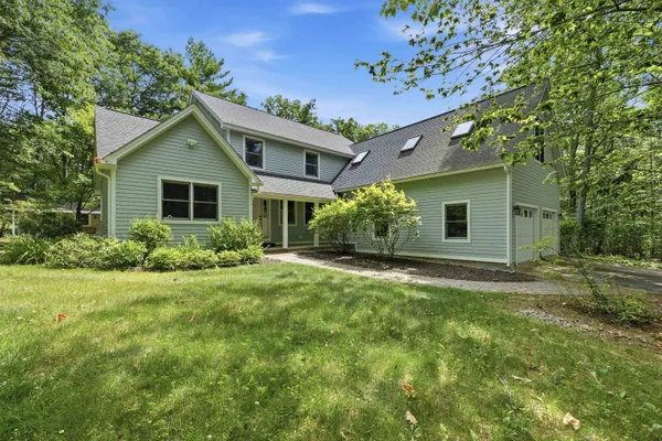 $999,000 | 8 Freshet Road, Madbury, NH 03823