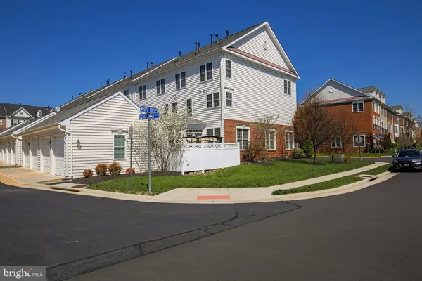 $3,800 | 42469 Redstone Terrace, Brambleton, VA 20148