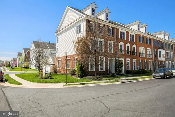 $3,800 | 42469 Redstone Terrace, Brambleton, VA 20148