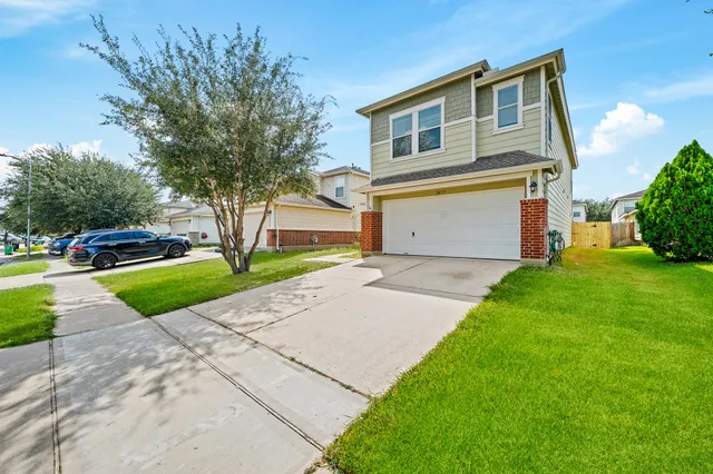 $2,400 | 20719 Fair Castle Drive, Cypress, TX 77433