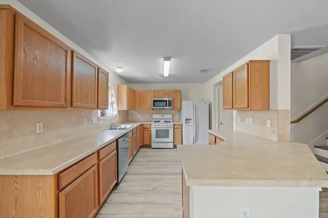 $2,400 | 20719 Fair Castle Drive, Cypress, TX 77433