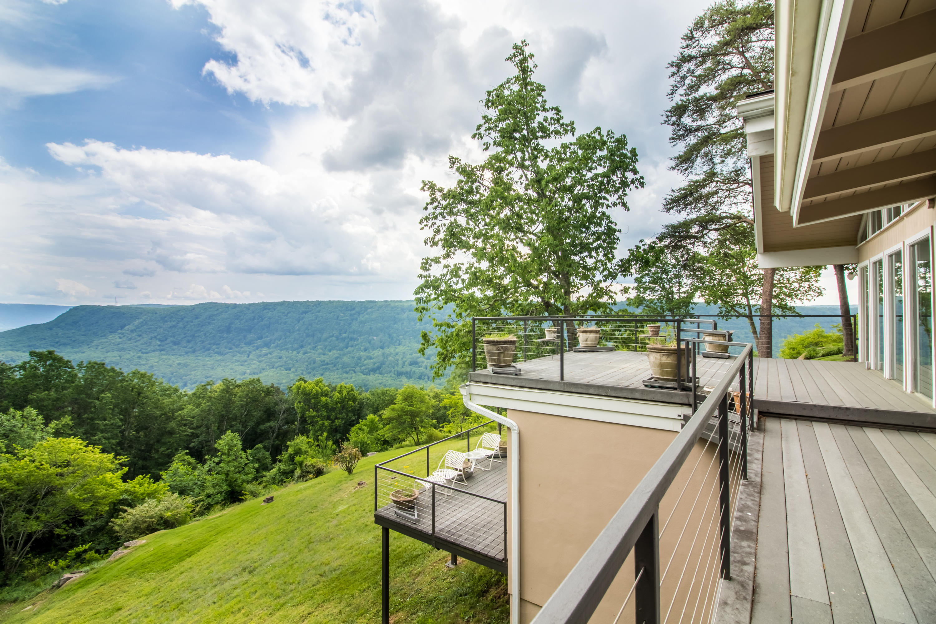 114 Riverpoint Road Signal Mountain, TN 37377 - Photo 4 of 49 114-Riverpoint-Rd-High-Res-9