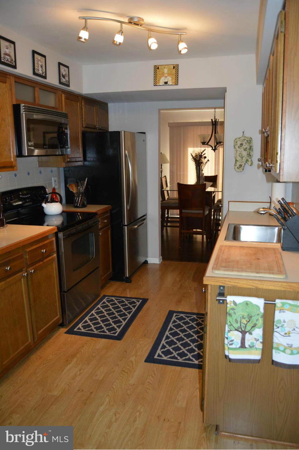 15025 Travert Way Silver Spring, MD 20906 - Photo 6 of 24 Kitchen