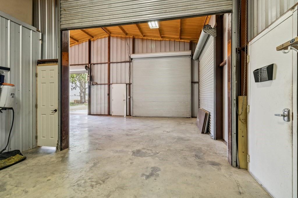 800 County Road 2807 Mabank, TX 75147 - Photo 32 of 39 an empty room with windows