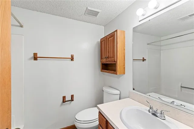 $135,000 | 12310 East 43rd Street South, Unit B10, Independence, MO 64055