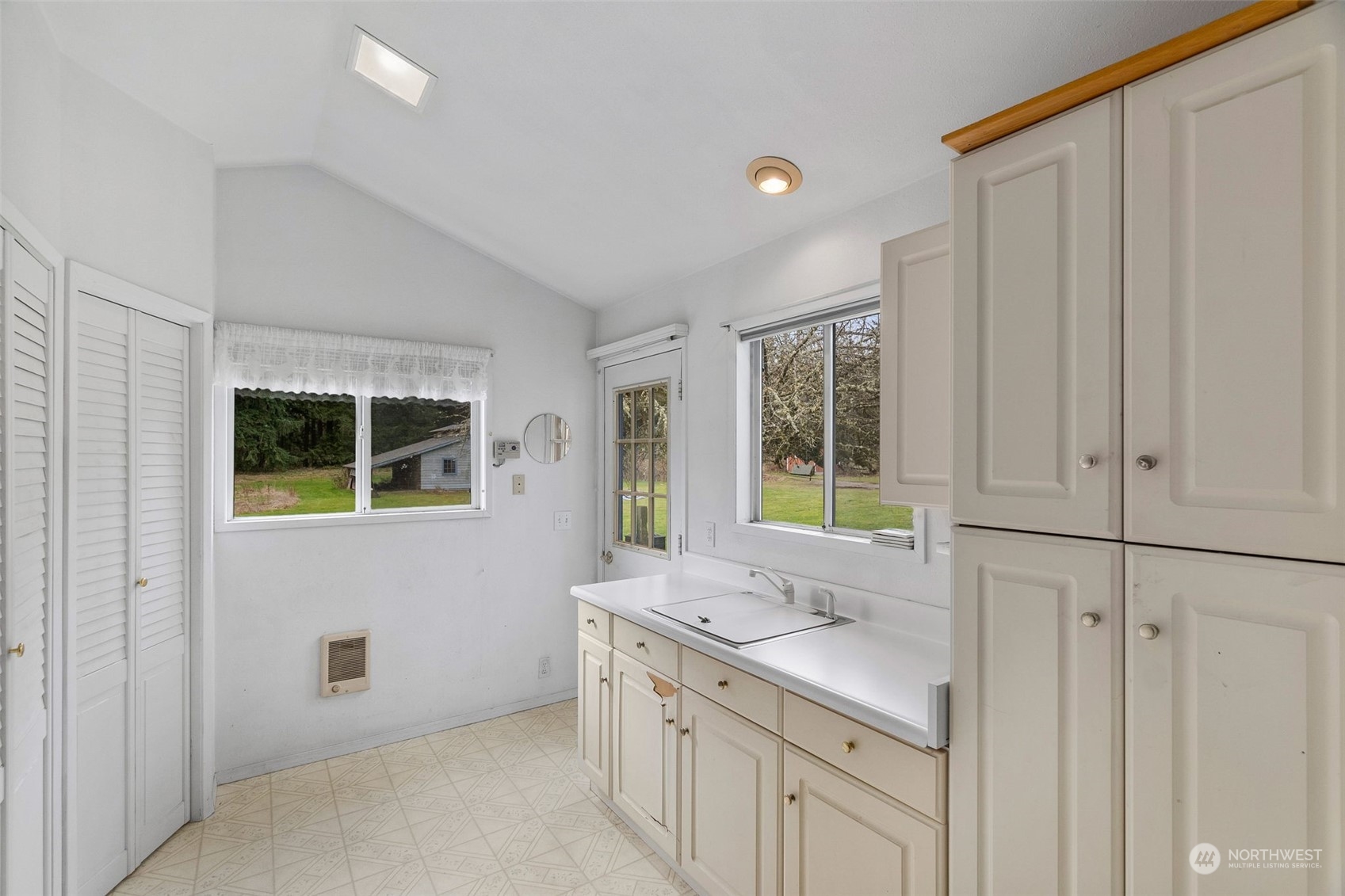1901 Tellkamp Road Northeast Olympia, WA 98506 - Photo 13 of 30 Gallery Image 13