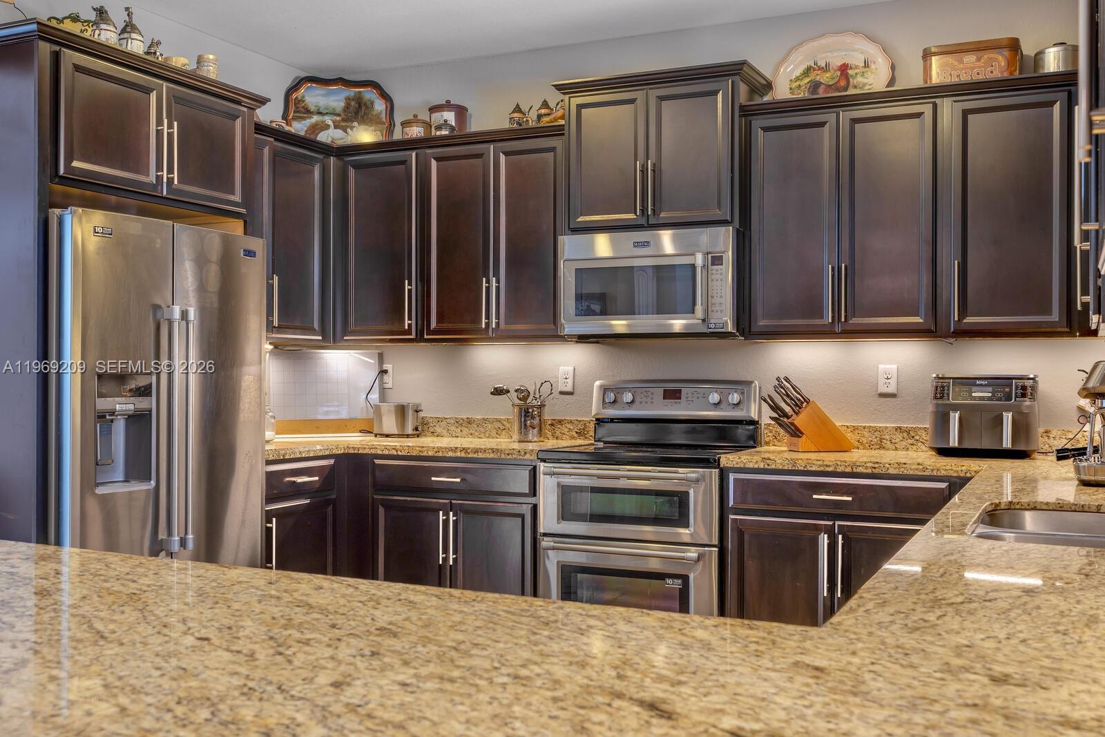 2152 Northwest 16th Terrace Homestead, FL 33030 - Photo 6 of 30