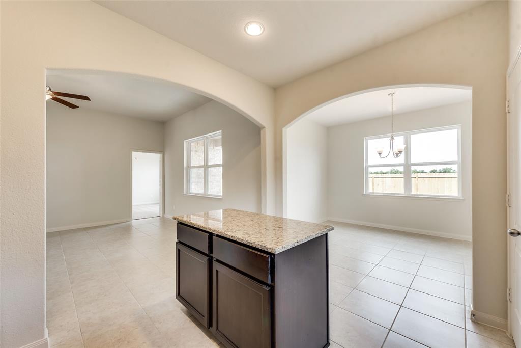 905 Summer Stream Road Denton, TX 76207 - Photo 5 of 14