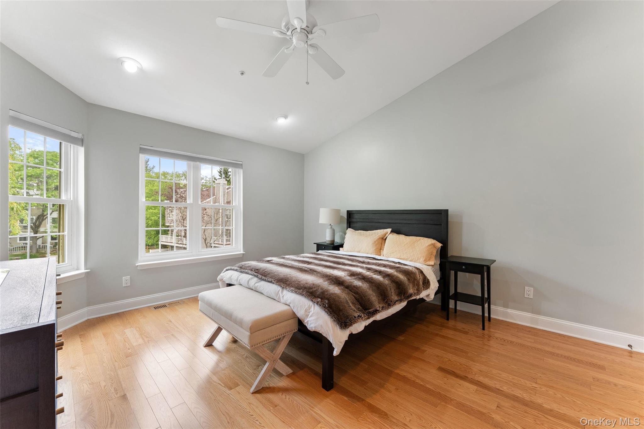 611 Pondside Drive White Plains, NY 10607 - Photo 10 of 40 high ceiling primary bedroom