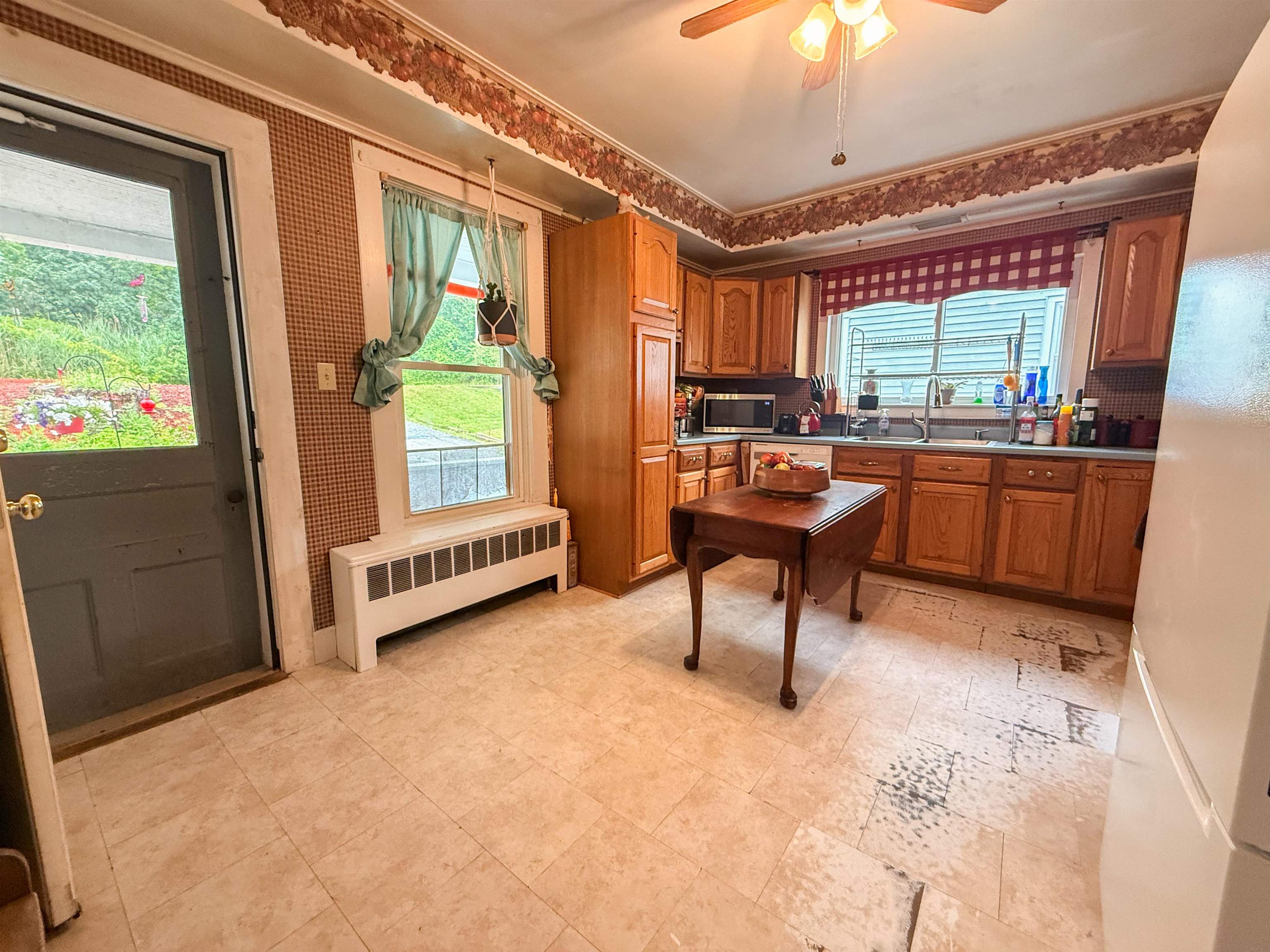 543 Pleasant Street West Rutland, VT 05777 - Photo 4 of 30