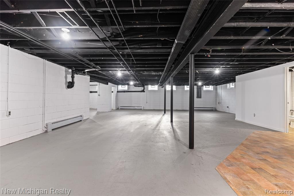 8359 Chicago Road Warren, MI 48093 - Photo 43 of 74