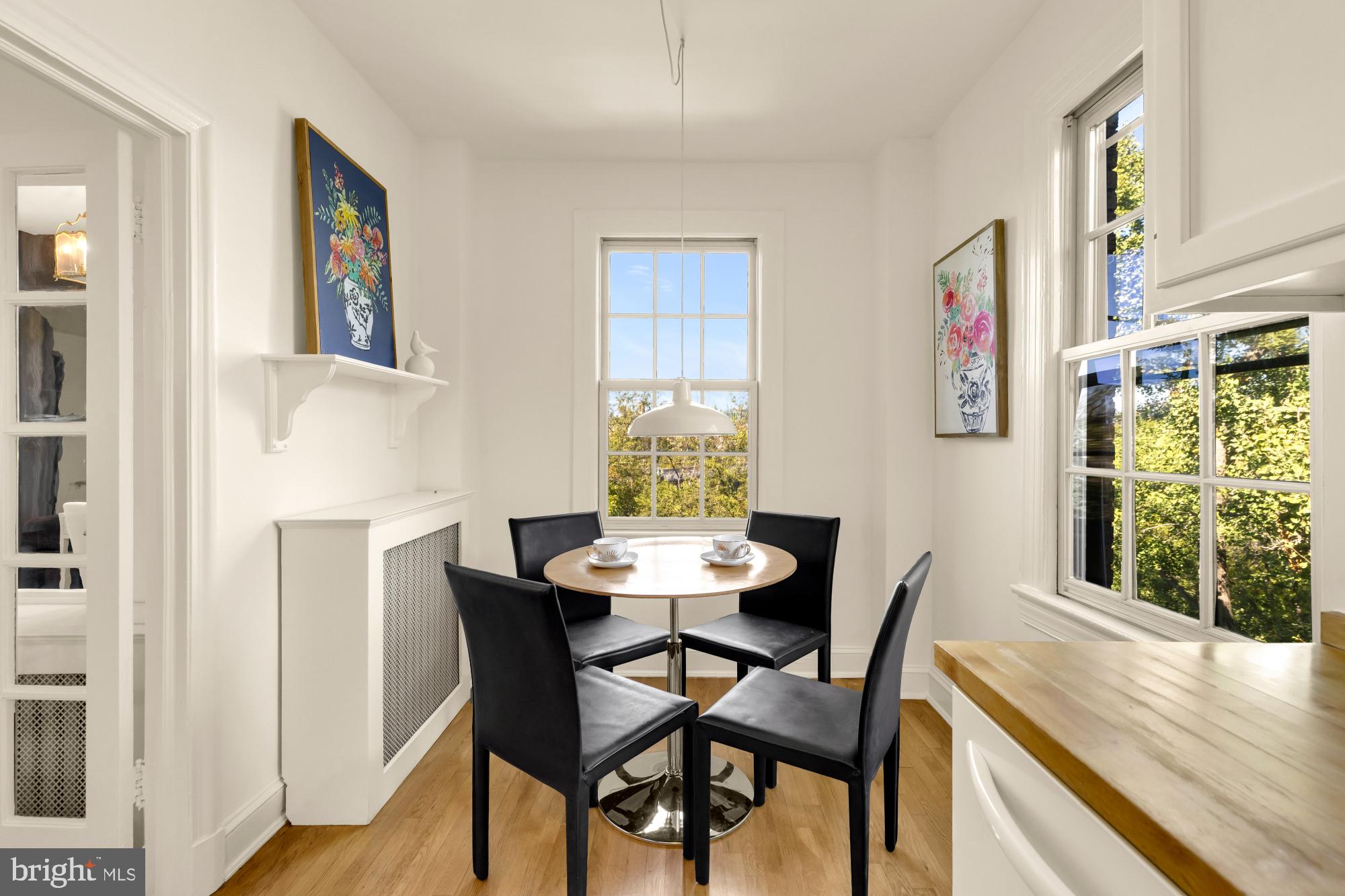 2040 Belmont Road Northwest, Unit 606 Washington, DC 20009 - Photo 17 of 42 Breakfast nook - eat-in kitchen