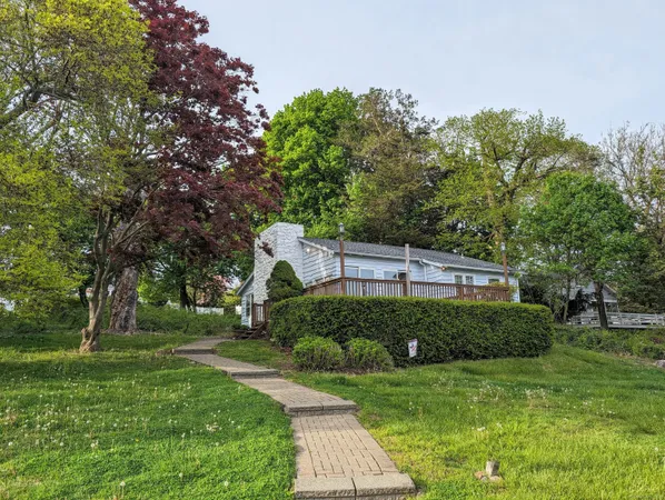 $2,950 | 5 Candlewood Acres Road, Brookfield, CT 06804