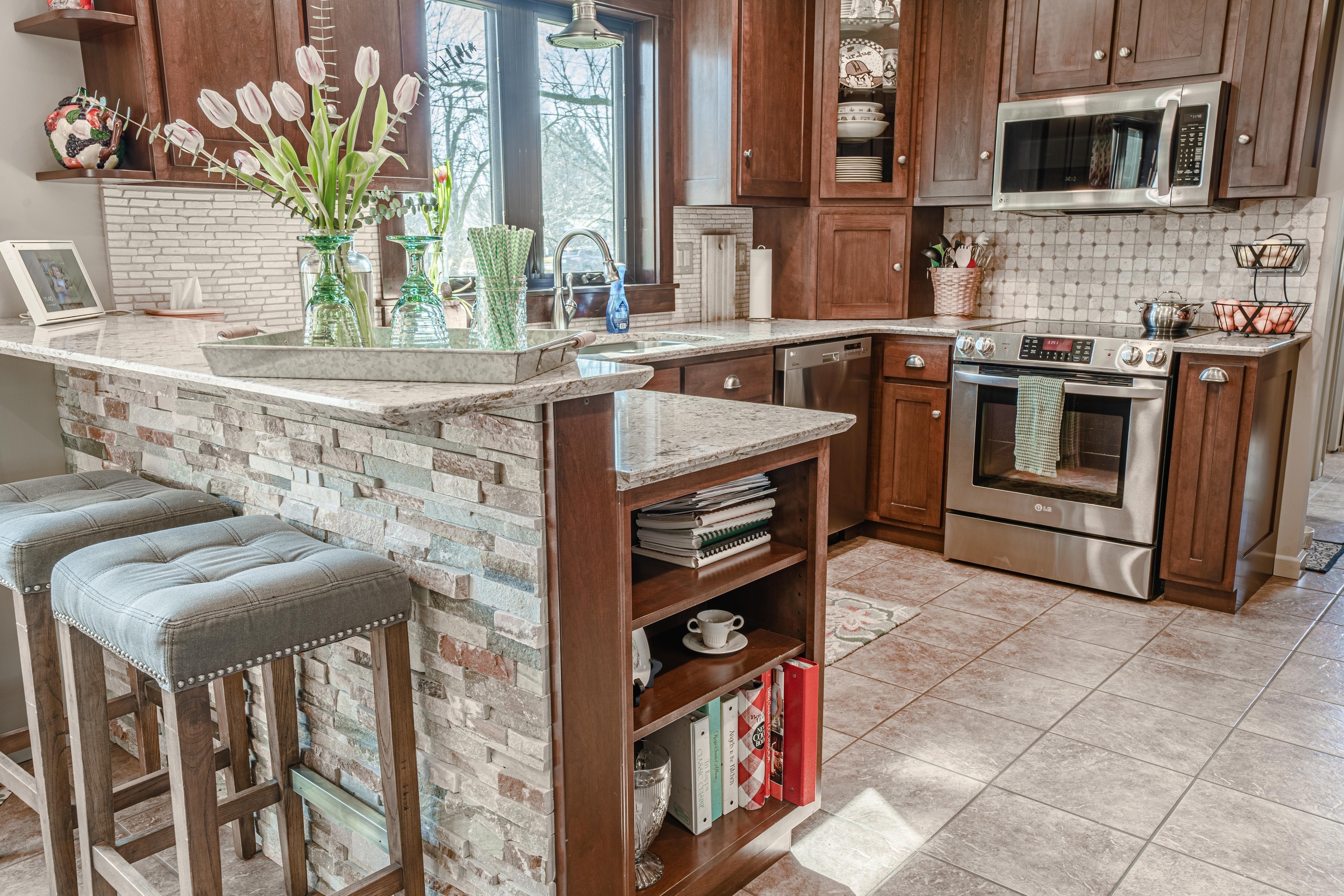 592 Vehslage Road Seymour, IN 47274 - Photo 8 of 48 Gallery Image 8